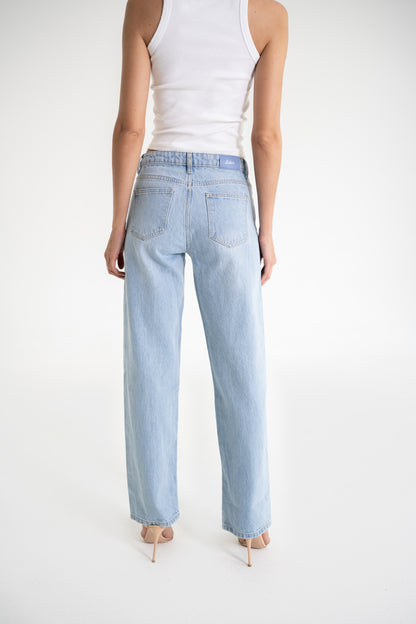 Straight Cut Jeans – Light Blue