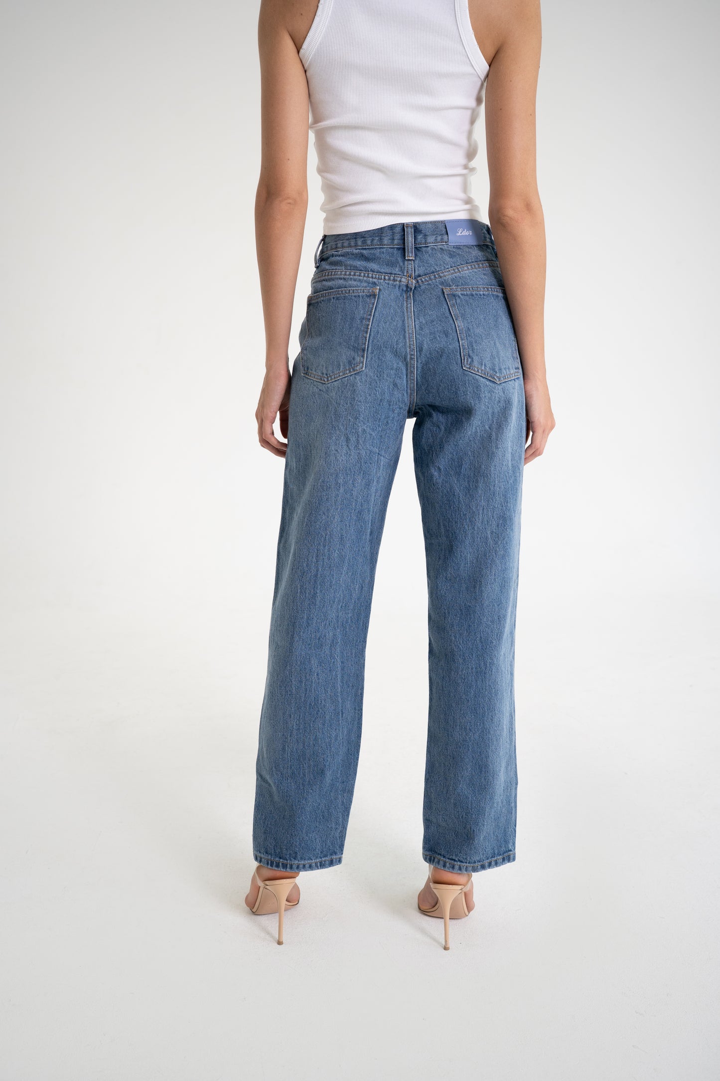 Straight Cut Jeans – Mid Blue