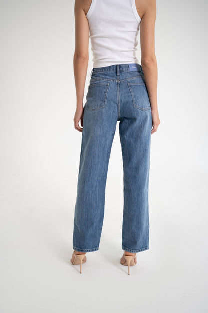 Straight Cut Jeans – Mid Blue